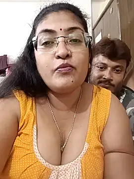 Snapshot of LAVERNIYA_ chatting on October 2025 07:18:01 PM LAVERNIYA online show from October 2025 07:18:01 PM