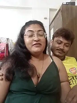 Snapshot of LAVERNIYA_ chatting on October 2025 07:37:02 PM LAVERNIYA online show from October 2025 07:37:02 PM