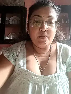 Snapshot of LAVERNIYA_ chatting on November 2025 05:54:01 AM LAVERNIYA online show from November 2025 05:54:01 AM