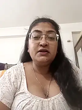 Snapshot of LAVERNIYA_ chatting on November 2025 02:29:02 PM LAVERNIYA online show from November 2025 02:29:02 PM