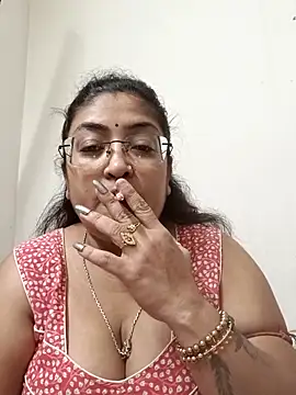 Snapshot of LAVERNIYA_ chatting on November 2025 05:52:01 AM LAVERNIYA online show from November 2025 05:52:01 AM