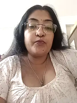 Snapshot of LAVERNIYA_ chatting on November 2025 11:10:01 AM LAVERNIYA online show from November 2025 11:10:01 AM