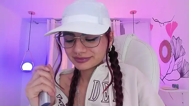 Snapshot of sophiecherry_ chatting on January 2025 10:20:02 AM sophiecherry online show from January 2025 10:20:02 AM
