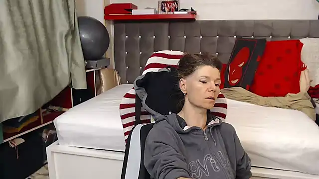 kellyterapy online show from May 2026 11:01:04 PM