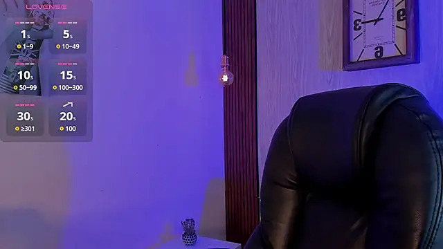 miah connor online show from October 2025 07:56:01 PM