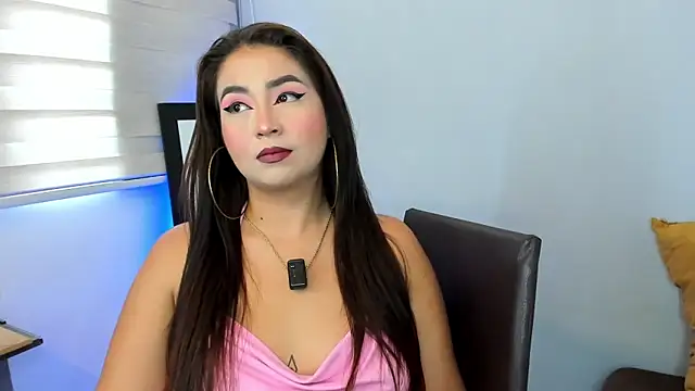 Snapshot of LiahDiaz chatting on April 2026 02:20:01 PM LiahDiaz online show from April 2026 02:20:01 PM