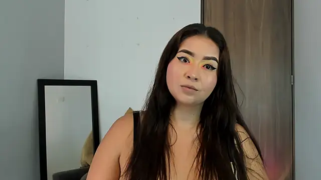 Snapshot of LiahDiaz chatting on May 2026 03:20:02 PM LiahDiaz online show from May 2026 03:20:02 PM