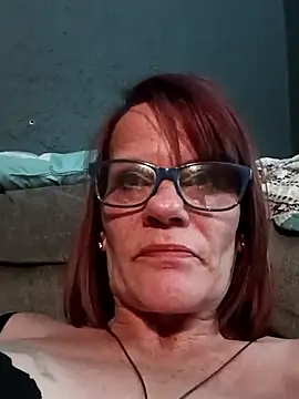 Snapshot of greeneyedamatuers chatting on February 2025 05:44:02 AM greeneyedamatuers online show from February 2025 05:44:02 AM