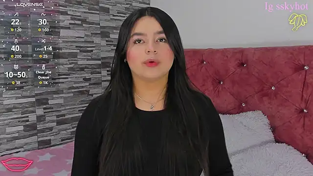 Snapshot of skyhotgirll chatting on October 2025 08:01:01 AM skyhotgirll online show from October 2025 08:01:01 AM