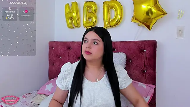 Snapshot of skyhotgirll chatting on March 2026 07:35:01 PM skyhotgirll online show from March 2026 07:35:01 PM