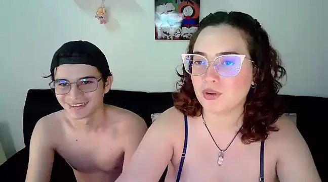 Snapshot of AndrewAnndCherry chatting on January 2025 01:02:01 AM AndrewAnndCherry online show from January 2025 01:02:01 AM