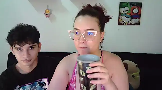 Snapshot of AndrewAnndCherry chatting on February 2025 11:43:01 PM AndrewAnndCherry online show from February 2025 11:43:01 PM