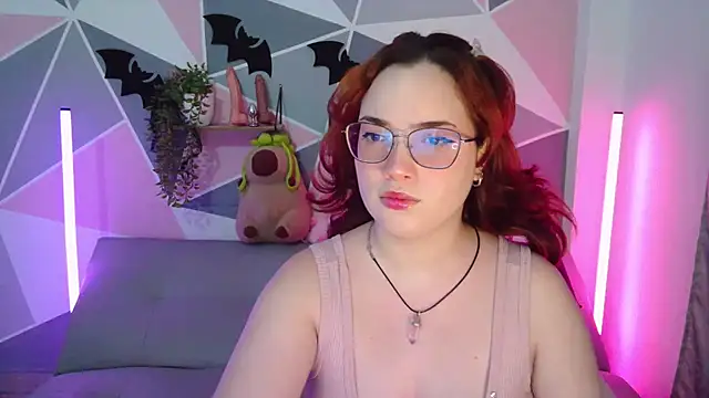 Snapshot of AndrewAnndCherry chatting on October 2025 11:57:02 PM AndrewAnndCherry online show from October 2025 11:57:02 PM