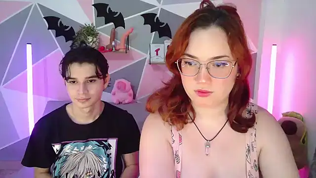 Snapshot of AndrewAnndCherry chatting on October 2025 11:27:01 PM AndrewAnndCherry online show from October 2025 11:27:01 PM