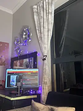 Snapshot of Dime-__ chatting on October 2025 01:13:01 AM Dime- online show from October 2025 01:13:01 AM