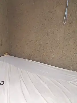 Snapshot of pretty_prickle chatting on February 2025 09:04:02 AM pretty prickle online show from February 2025 09:04:02 AM