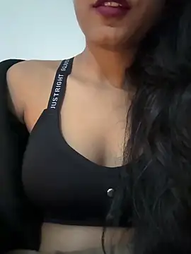 Snapshot of Hot_Goldengirl chatting on February 2026 08:24:02 PM Hot Goldengirl online show from February 2026 08:24:02 PM