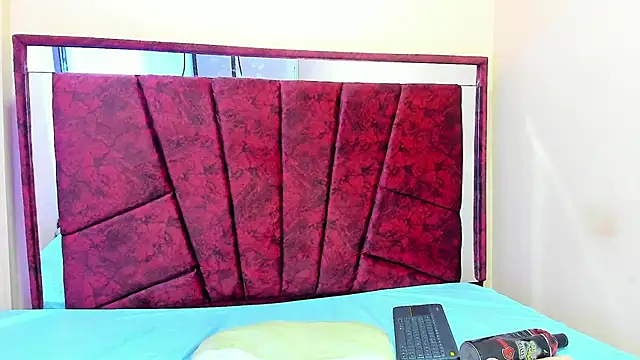 cami hots online show from February 2025 03:08:02 AM