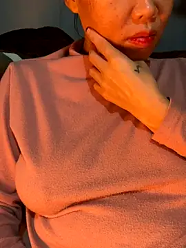 Laura8910 online show from December 2024 12:00:01 PM