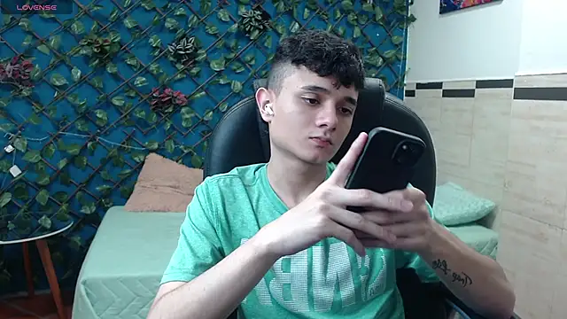 Waturox online show from February 2025 07:25:02 PM