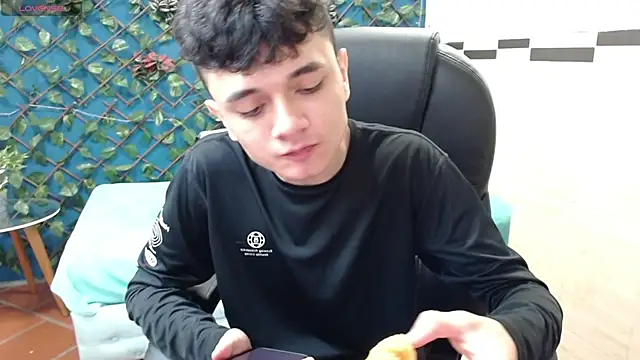 Waturox online show from March 2025 10:27:02 PM