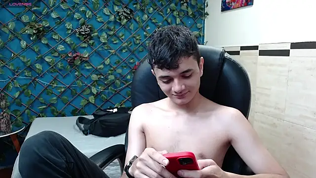 Waturox online show from September 2025 07:39:02 PM