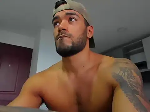 Alexander Martines online show from September 2025 10:13:01 PM