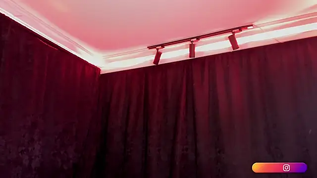 MiaKnox online show from May 2026 12:04:01 AM