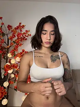 VictoriaHiill online show from June 2026 06:35:01 PM