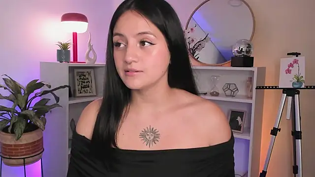 nahiapaws online show from May 2026 11:10:01 PM