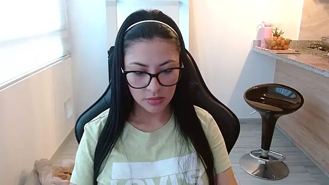 Charlotte cute18 online show from January 2026 10:24:02 PM