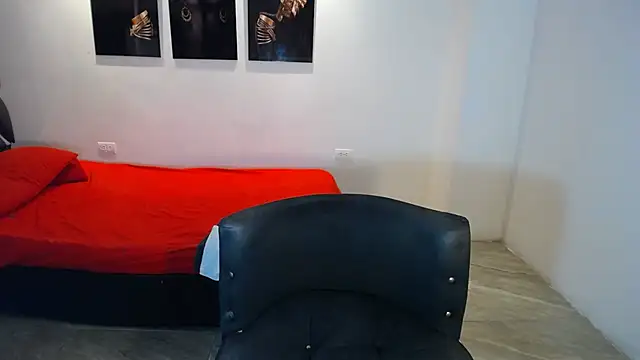 Snapshot of naomiwildburn chatting on September 2025 02:17:01 PM naomiwildburn online show from September 2025 02:17:01 PM