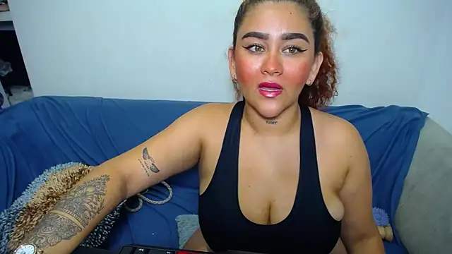 loly bigbooty4u online show from February 2025 04:47:01 AM