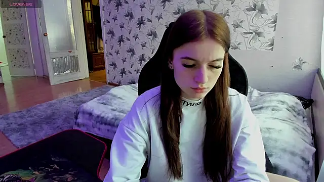 Snapshot of Stacey_Brown chatting on December 2024 11:10:01 PM Stacey Brown online show from December 2024 11:10:01 PM