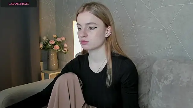 Snapshot of Stacey_Brown chatting on March 2025 03:39:01 AM Stacey Brown online show from March 2025 03:39:01 AM