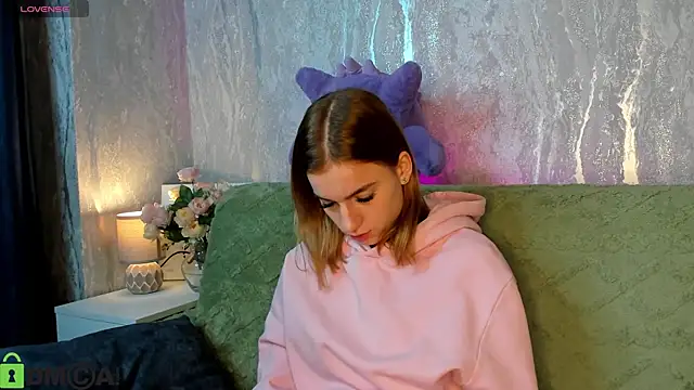 Snapshot of Stacey_Brown chatting on December 2025 01:01:02 AM Stacey Brown online show from December 2025 01:01:02 AM