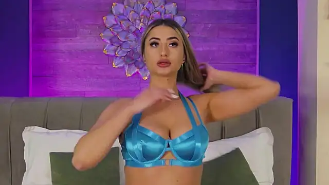 LoraDevine online show from May 2026 08:03:02 PM