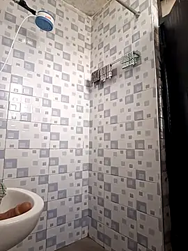 Petite 254 online show from January 2026 01:25:02 PM