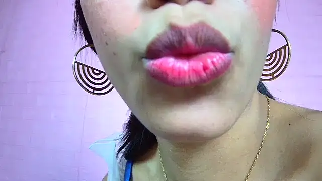 strawberrymia68 online show from February 2025 01:09:02 PM