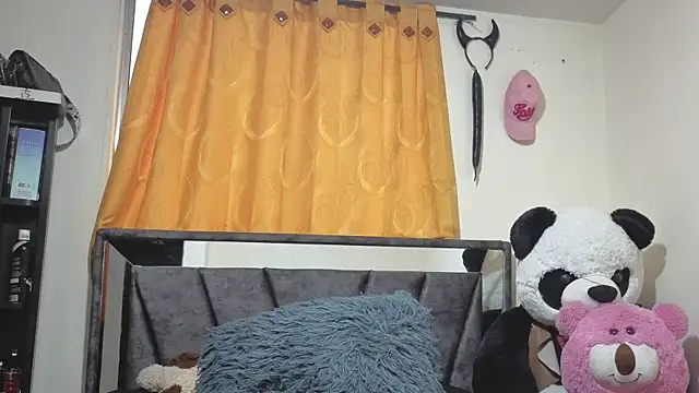 Hotsamantamature online show from October 2025 09:46:01 PM