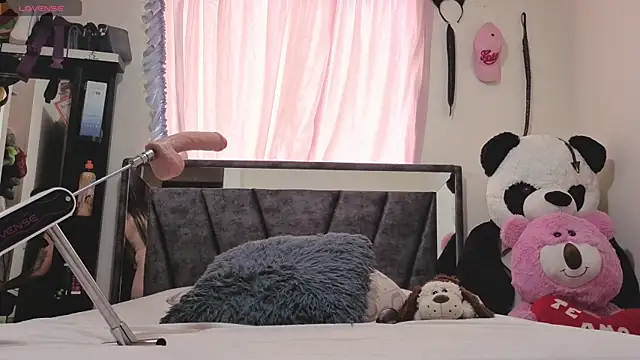 Hotsamantamature online show from October 2025 06:30:01 PM