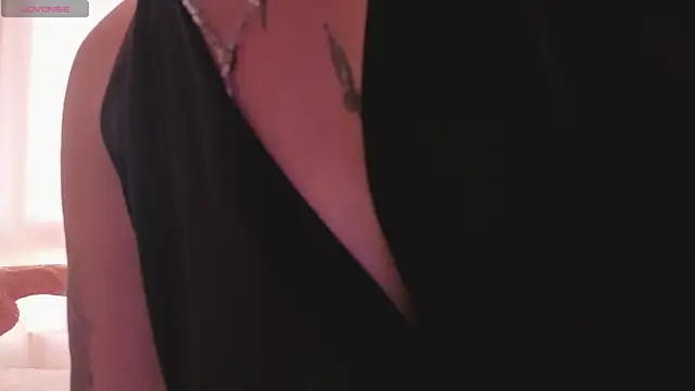Hotsamantamature online show from May 2026 08:50:02 PM