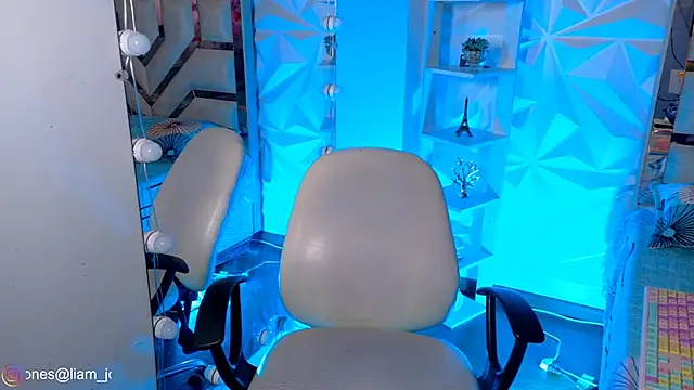 Jonesliam23 online show from June 2026 08:00:01 PM