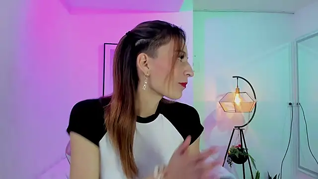 Snapshot of Tamara_slimx chatting on March 2025 04:04:01 AM Tamara slimx online show from March 2025 04:04:01 AM