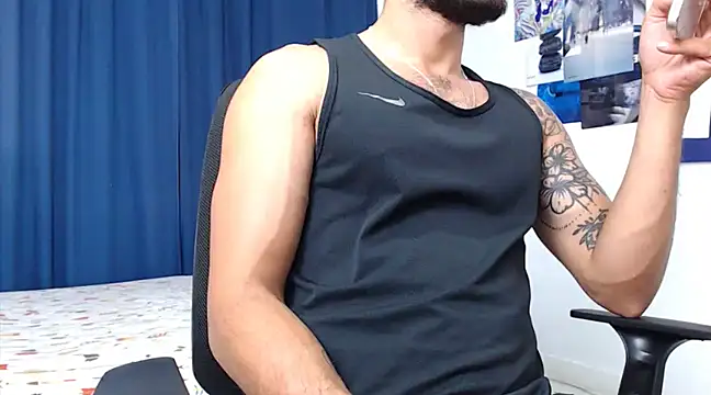 Snapshot of Sanit_Di chatting on January 2025 08:22:02 PM Sanit Di online show from January 2025 08:22:02 PM