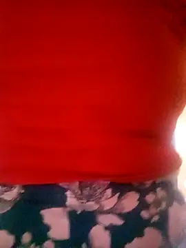 Snapshot of isaReyes chatting on October 2025 12:04:01 PM isaReyes online show from October 2025 12:04:01 PM