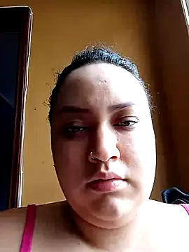 Snapshot of isaReyes chatting on October 2025 01:44:01 PM isaReyes online show from October 2025 01:44:01 PM