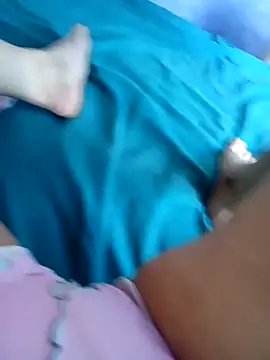 Snapshot of isaReyes chatting on November 2025 03:23:01 PM isaReyes online show from November 2025 03:23:01 PM