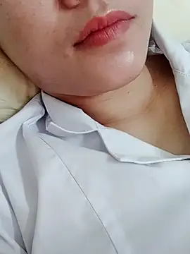  Attractivegirl33 online show from October 2025 04:29:01 AM