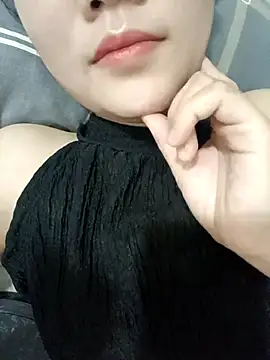  Attractivegirl33 online show from October 2025 04:47:02 PM